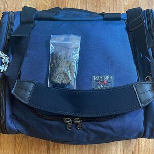 Tom Bihn Aeronaut 45 with Absolute shoulder strap